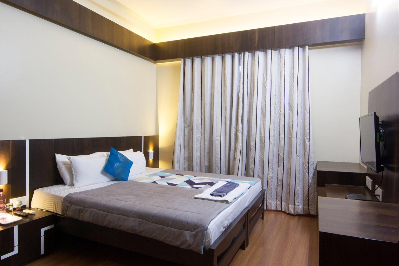 Bed and Breakfast Amanora Park Town à Pune Extérieur photo
